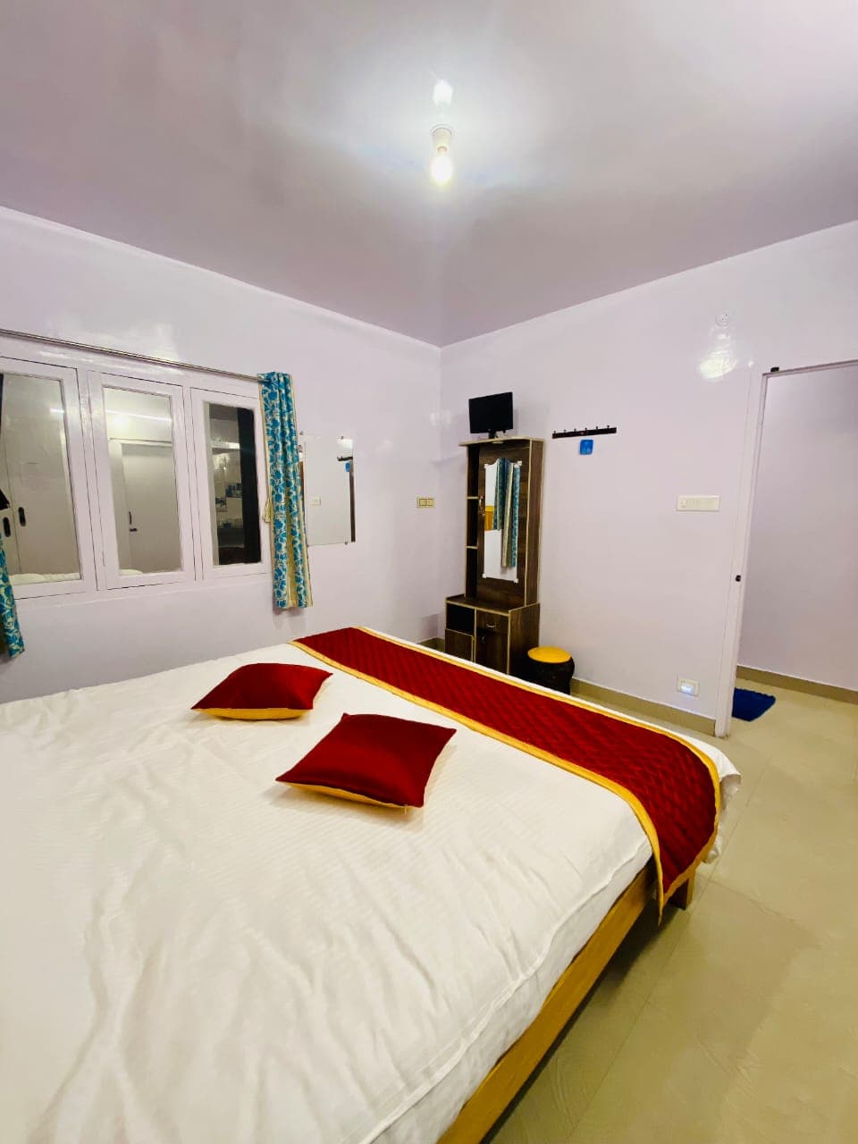 Glass House master bedroom