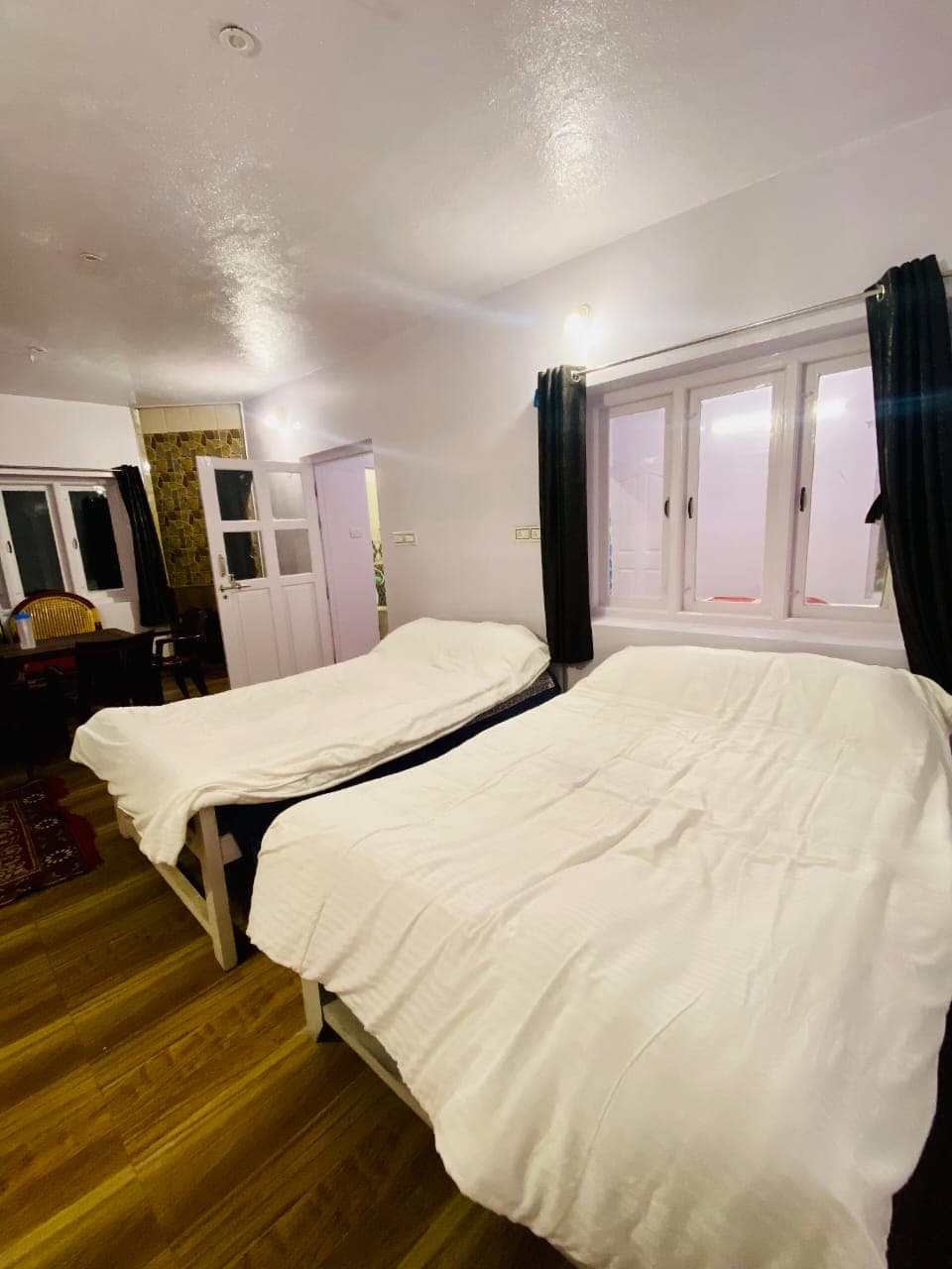 Glass House twin bedroom