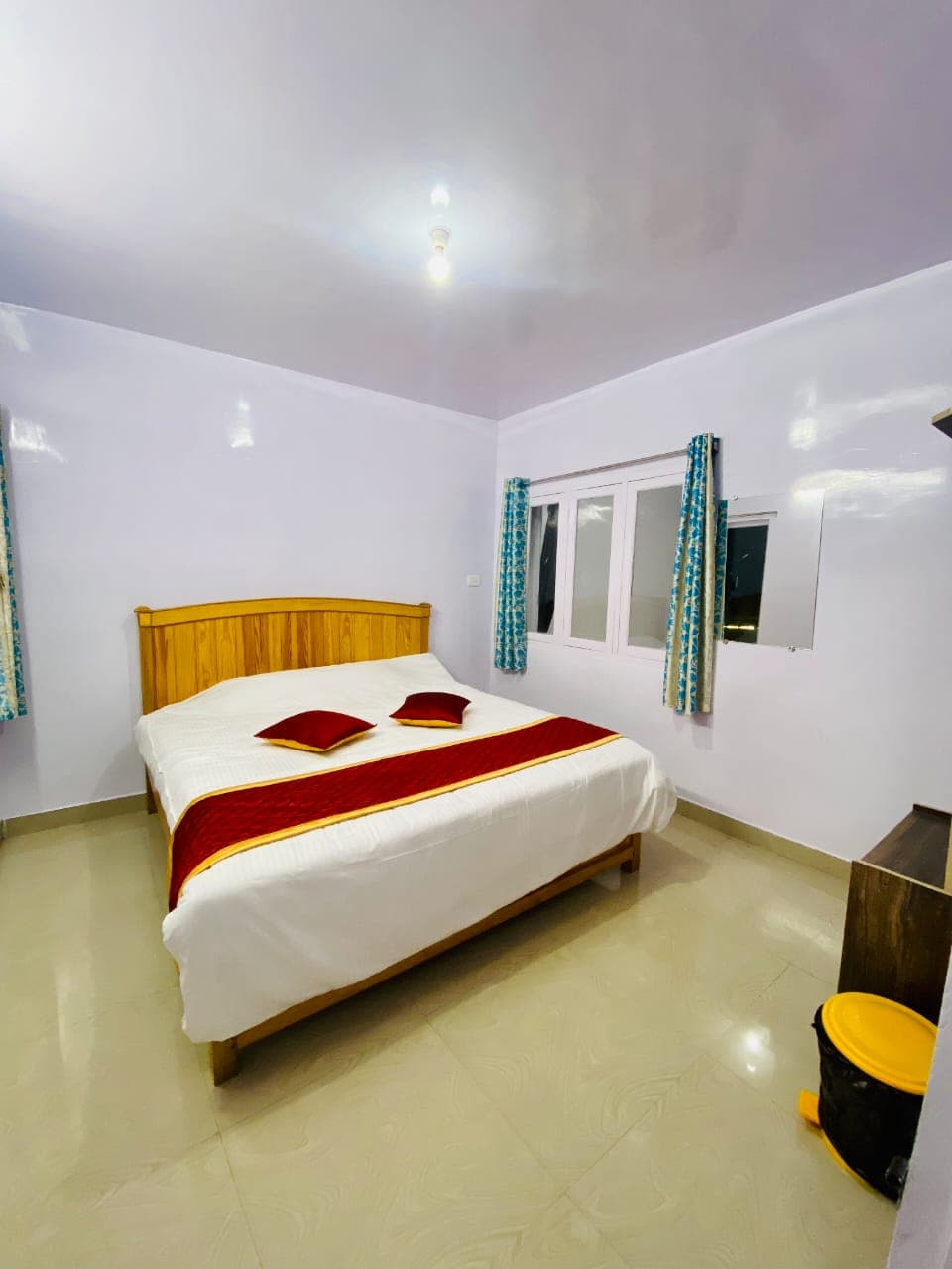 Glass House second double bedroom