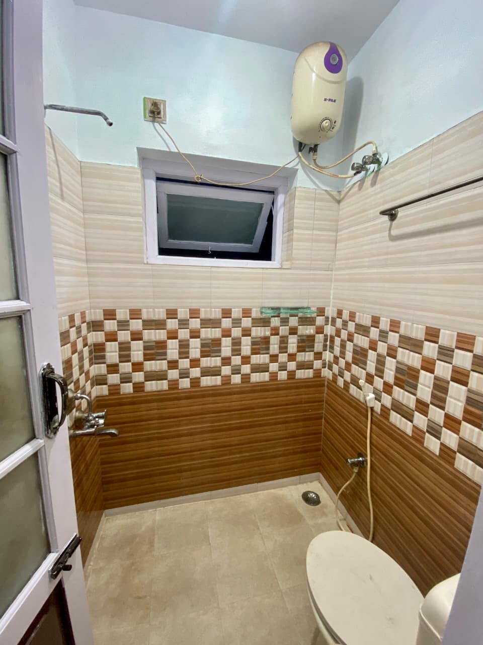Suite — bathroom with shower